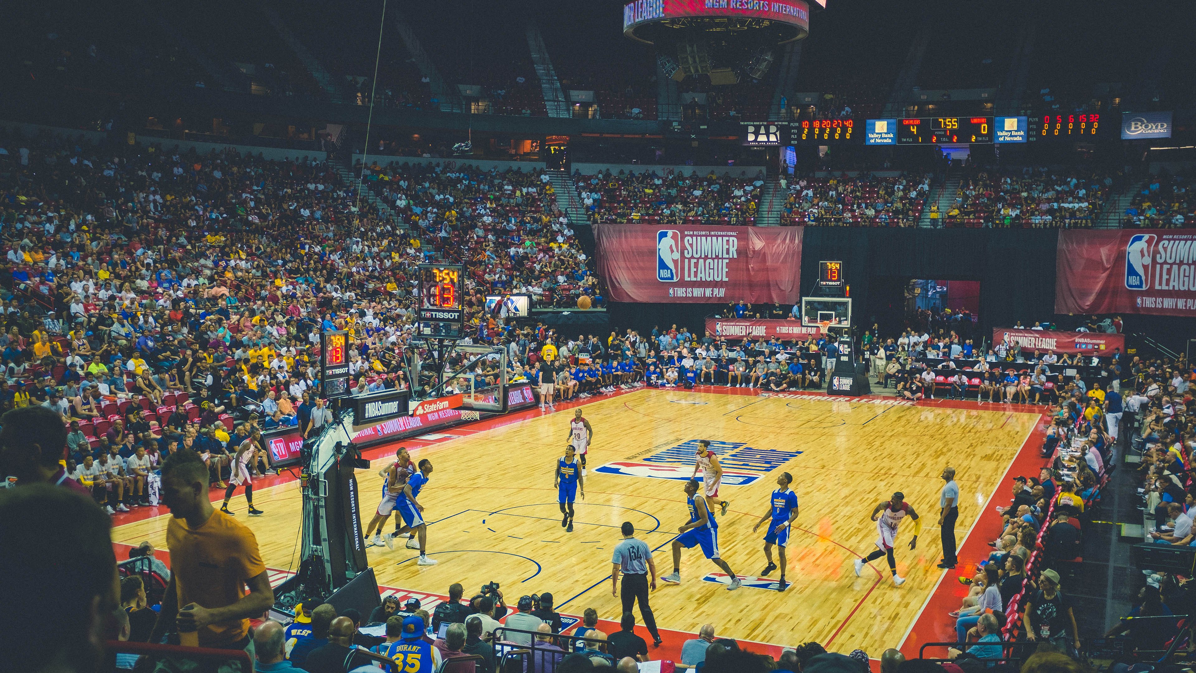 _开场即发难,快船压制对手整场_,快船队内单挑