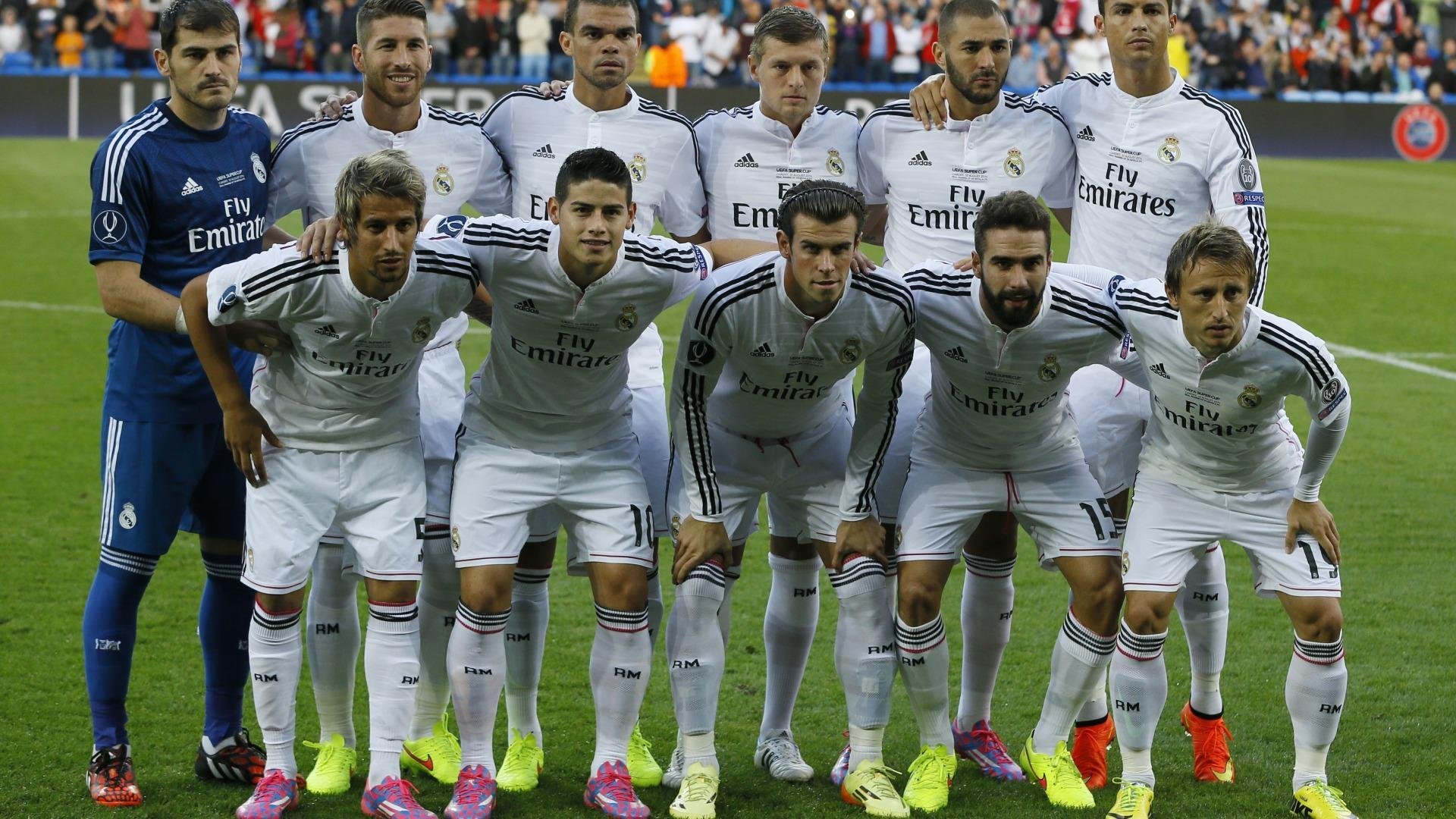 “校园足球新政策落实,青少年参与热情高涨”,校园足球新规